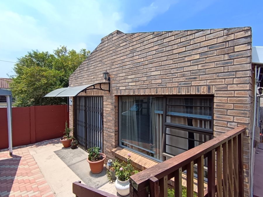 4 Bedroom Property for Sale in Wavecrest Eastern Cape